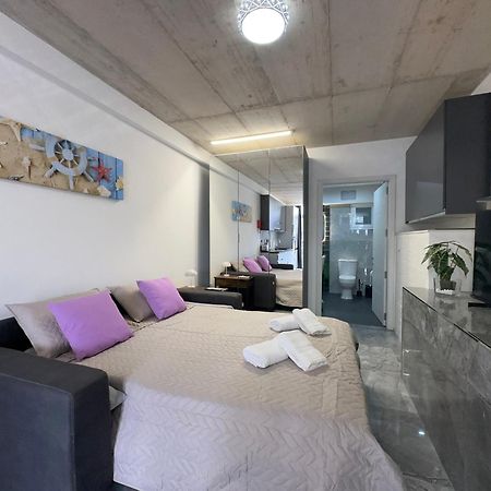 Seafront, Lovely Modern Studio. Apartamento St. Julian's Exterior foto