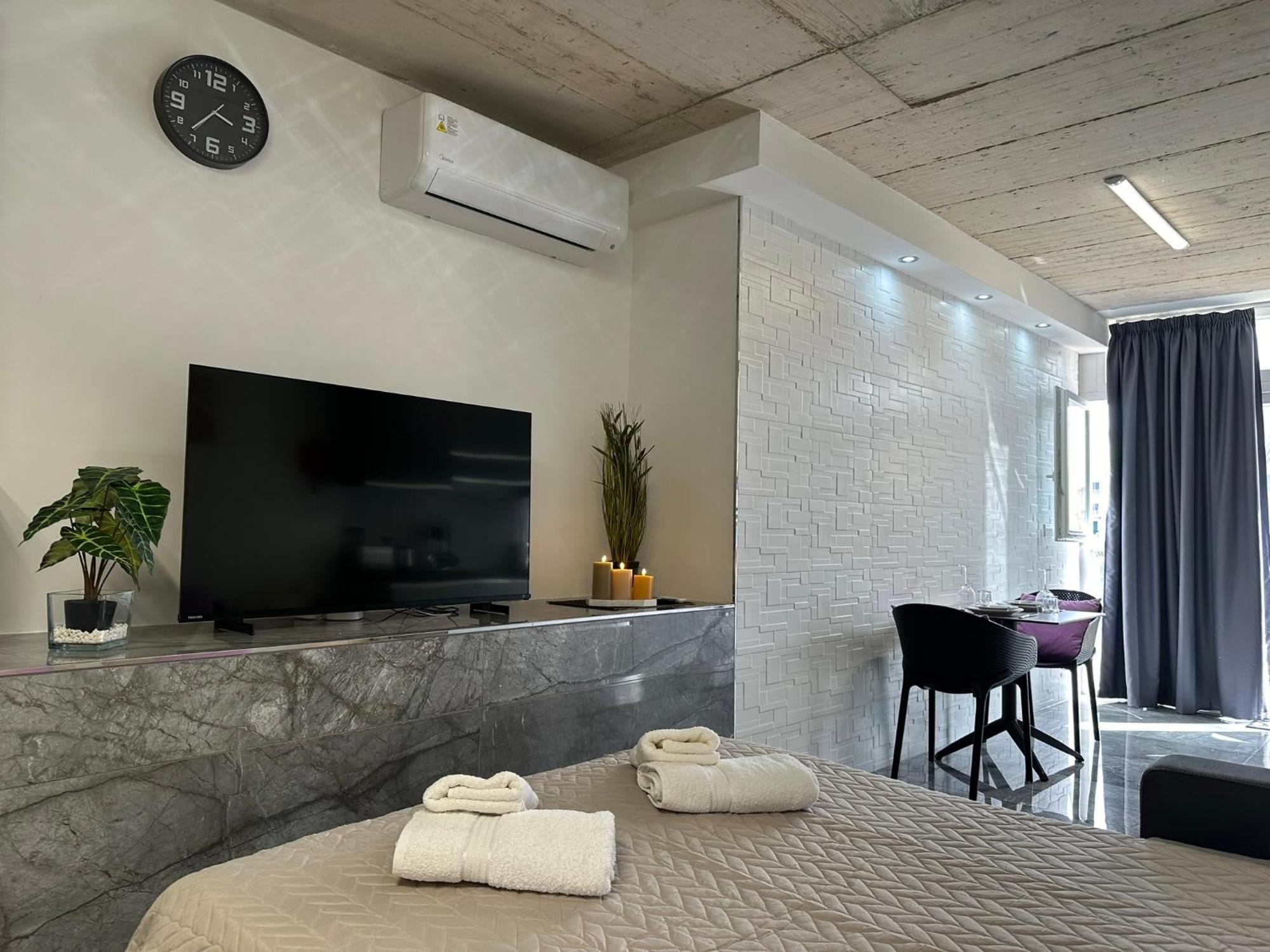 Seafront, Lovely Modern Studio. Apartamento St. Julian's Exterior foto