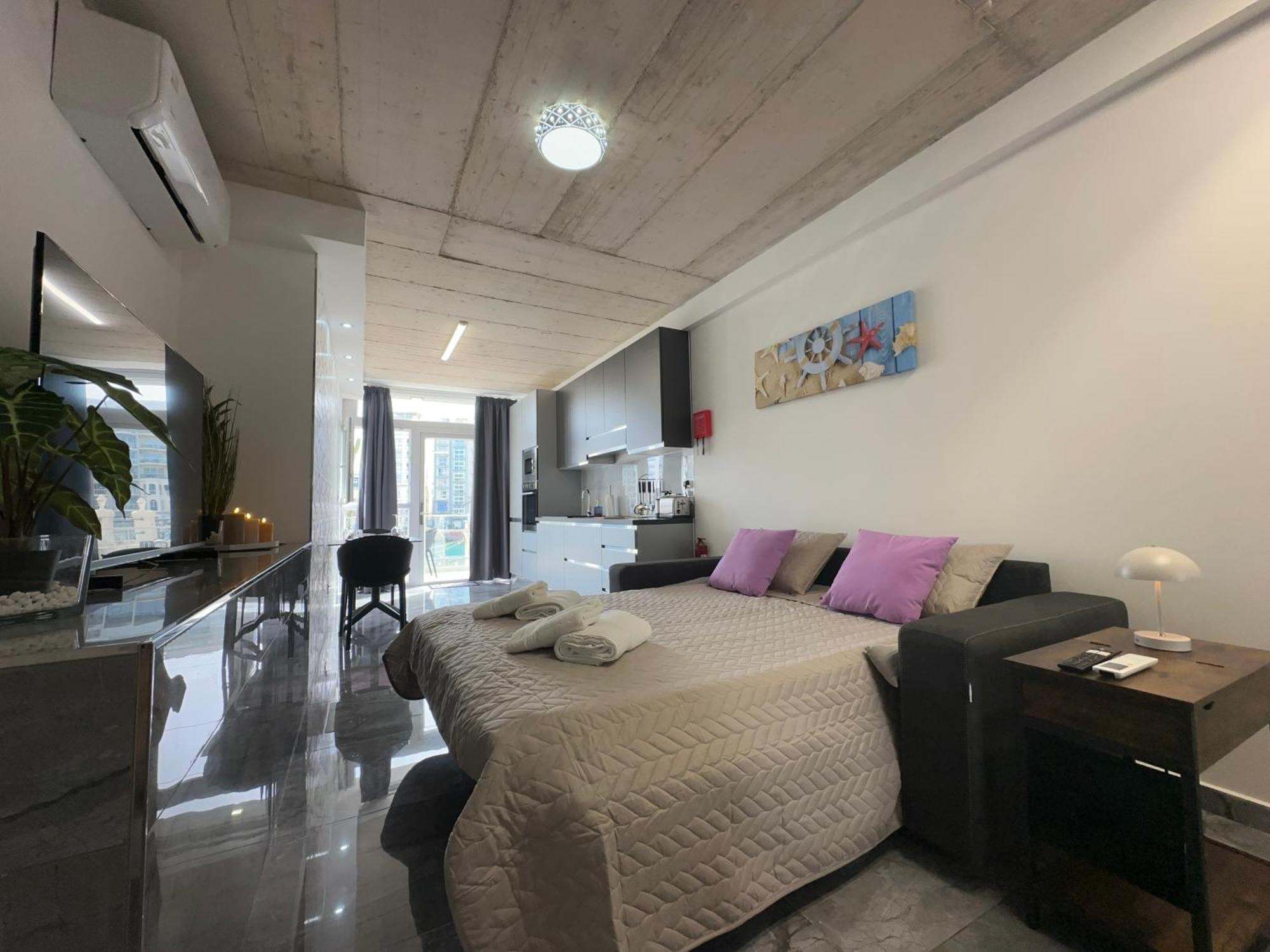 Seafront, Lovely Modern Studio. Apartamento St. Julian's Exterior foto